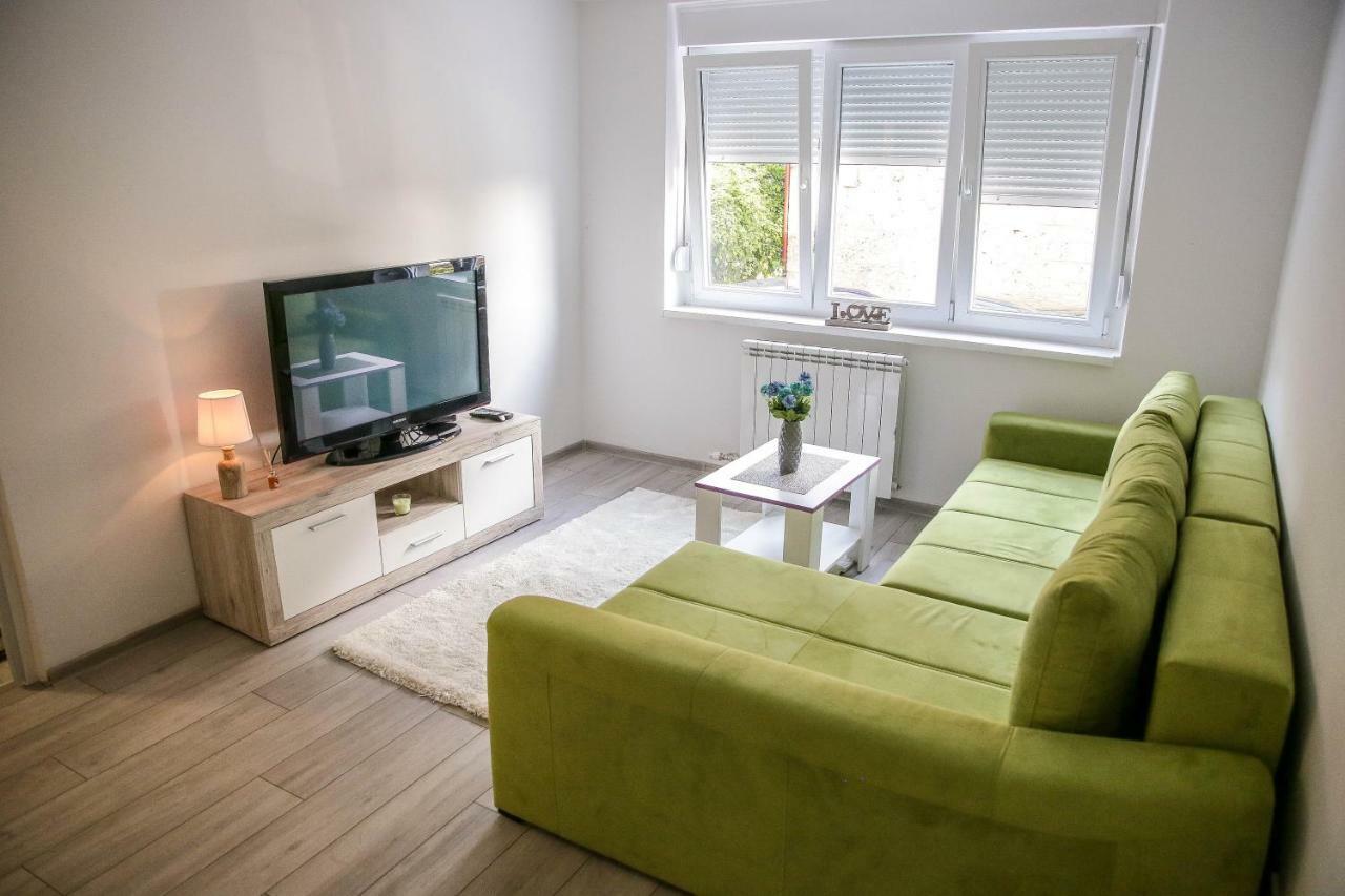 Lovely Apartment Omar Szarajevó Kültér fotó